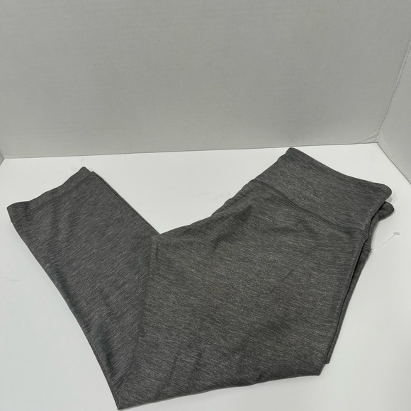 Lululemon Grey Size 6 Women’s Short Leggings, waist 28”, inseam 23”, length - Picture 14 of 14